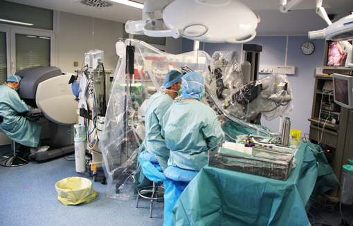 À Nancy, un robot chirurgical aux mains expertes