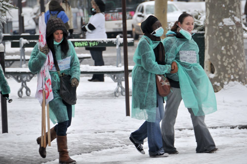 Réquisition des étudiants: sous la neige, la contestation s'amplifie